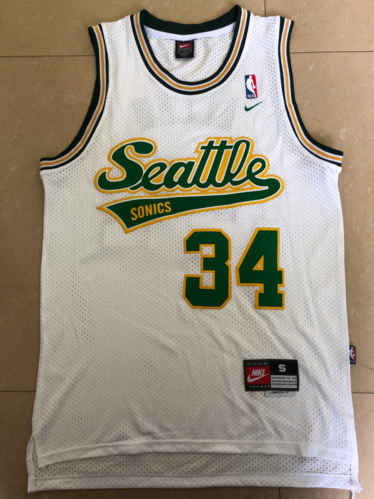 Men's Seattle SuperSonics Ray Allen #34 Mitchell & Ness Hardwood Classics Retro White Swingman Jersey