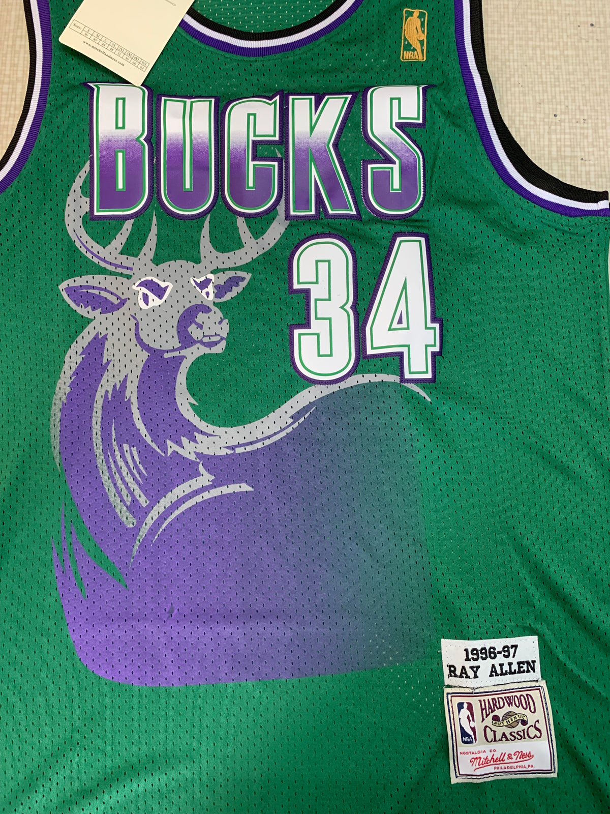 Men's Milwaukee Bucks Ray Allen Mitchell & Ness Kelly Green 1996-97 Hardwood Classics Swingman Jersey